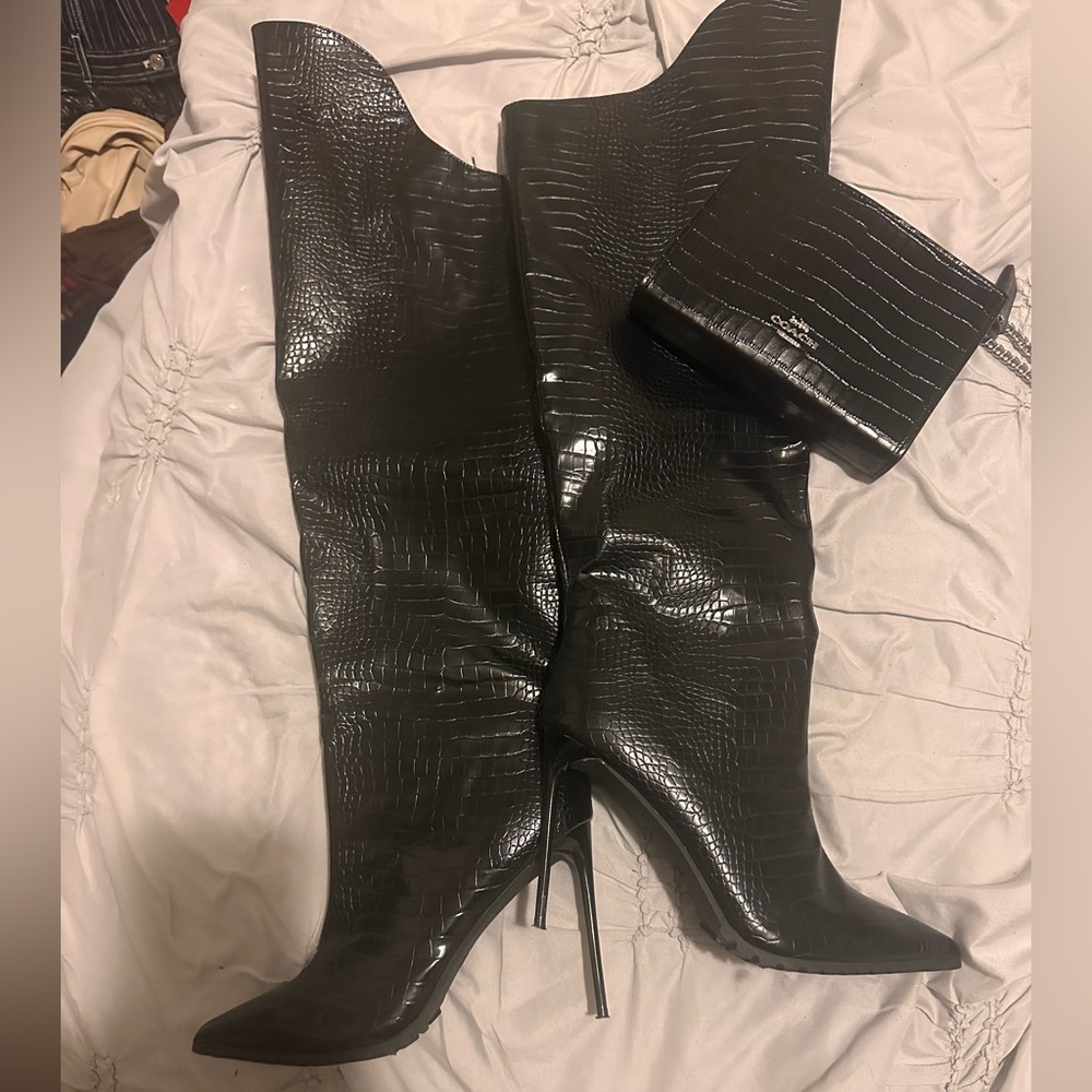 Animal print knee-hi boot w/stiletto heel